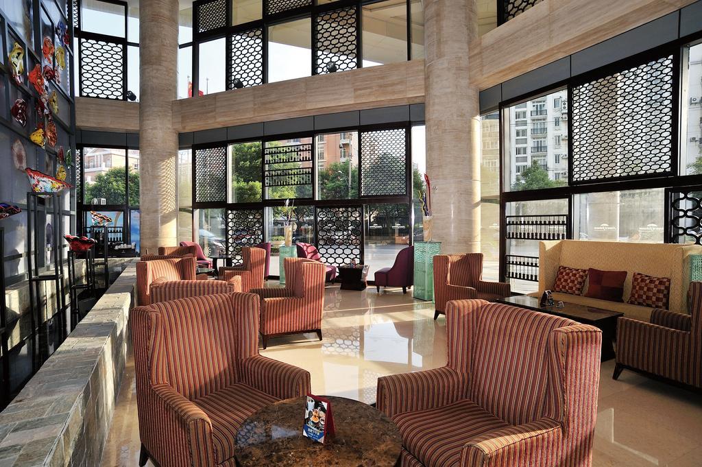 Howard Johnson Caida Plaza Shanghai Exteriör bild